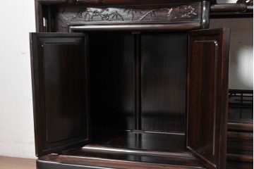 和製ヴィンテージ　美品　縞黒檀　松竹梅や山水図の彫刻が美しい六尺茶棚　(R-090861)