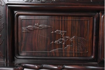和製ヴィンテージ　美品　縞黒檀　松竹梅や山水図の彫刻が美しい六尺茶棚　(R-090861)