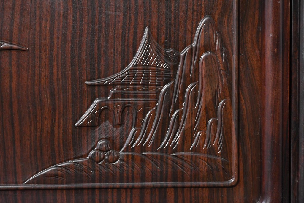 和製ヴィンテージ　美品　縞黒檀　松竹梅や山水図の彫刻が美しい六尺茶棚　(R-090861)