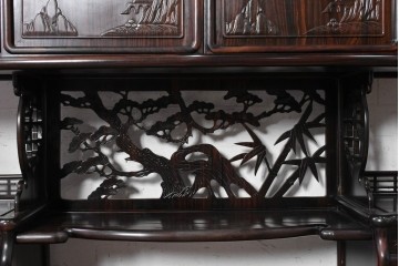 和製ヴィンテージ　美品　縞黒檀　松竹梅や山水図の彫刻が美しい六尺茶棚　(R-090861)