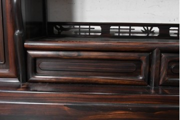 和製ヴィンテージ　美品　縞黒檀　松竹梅や山水図の彫刻が美しい六尺茶棚　(R-090861)