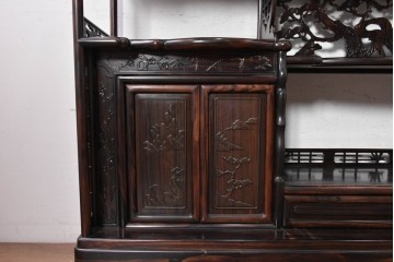 和製ヴィンテージ　美品　縞黒檀　松竹梅や山水図の彫刻が美しい六尺茶棚　(R-090861)