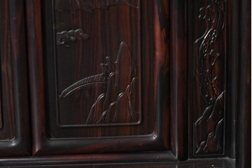 和製ヴィンテージ　美品　縞黒檀　松竹梅や山水図の彫刻が美しい六尺茶棚　(R-090861)