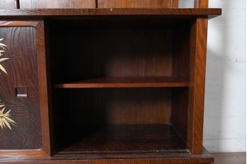 和製ヴィンテージ　美品　最高級　指物工芸家具　タモ材　杉材　蒔絵が華やかな漆塗りの茶棚　定価推定約150万円以上　(R-090862)