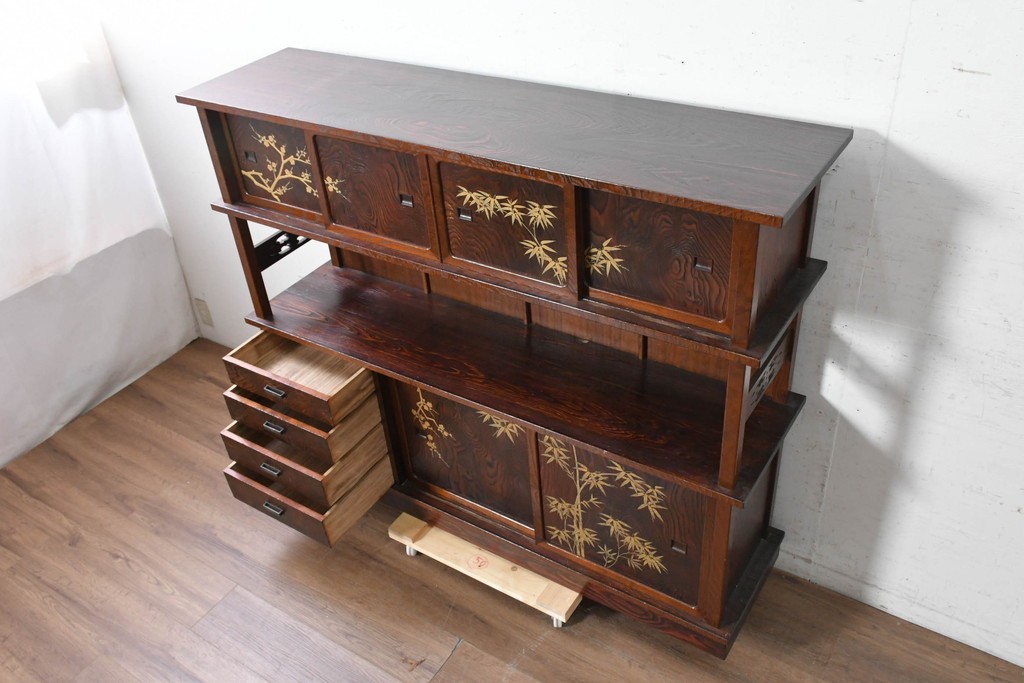和製ヴィンテージ　美品　最高級　指物工芸家具　タモ材　杉材　蒔絵が華やかな漆塗りの茶棚　定価推定約150万円以上　(R-090862)