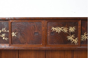 和製ヴィンテージ　美品　最高級　指物工芸家具　タモ材　杉材　蒔絵が華やかな漆塗りの茶棚　定価推定約150万円以上　(R-090862)