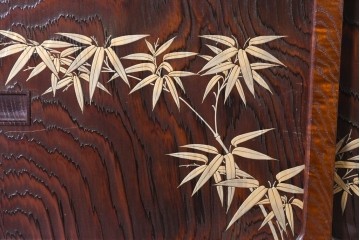 和製ヴィンテージ　美品　最高級　指物工芸家具　タモ材　杉材　蒔絵が華やかな漆塗りの茶棚　定価推定約150万円以上　(R-090862)