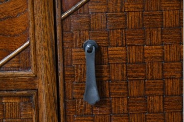 中古　美品　江戸指物の逸品!　欅(ケヤキ)材　豊かな木目と網代編みを楽しめる三面鏡台　定価約100万円　(R-090865)
