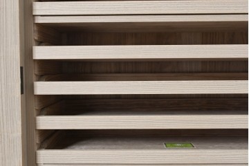 中古　美品　箪笥の松本　並厚　桑材の縁がアクセントを添える総桐箪笥　定価約100万円　(R-090867)