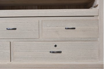 中古　美品　箪笥の松本　並厚　桑材の縁がアクセントを添える総桐箪笥　定価約100万円　(R-090867)