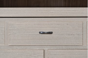 中古　美品　箪笥の松本　並厚　桑材の縁がアクセントを添える総桐箪笥　定価約100万円　(R-090867)