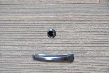 中古　美品　箪笥の松本　並厚　桑材の縁がアクセントを添える総桐箪笥　定価約100万円　(R-090867)