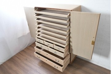 中古　美品　箪笥の松本　並厚　桑材の縁がアクセントを添える総桐箪笥　定価約100万円　(R-090867)