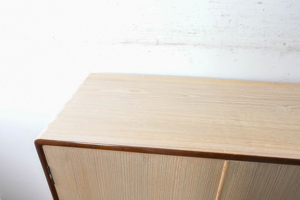 中古　美品　箪笥の松本　並厚　桑材の縁がアクセントを添える総桐箪笥　定価約100万円　(R-090867)
