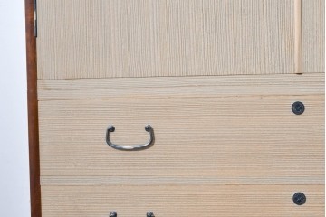 中古　美品　箪笥の松本　並厚　桑材の縁がアクセントを添える総桐箪笥　定価約100万円　(R-090867)