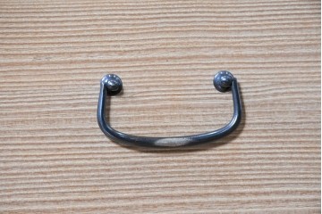 中古　美品　箪笥の松本　並厚　桑材の縁がアクセントを添える総桐箪笥　定価約100万円　(R-090867)