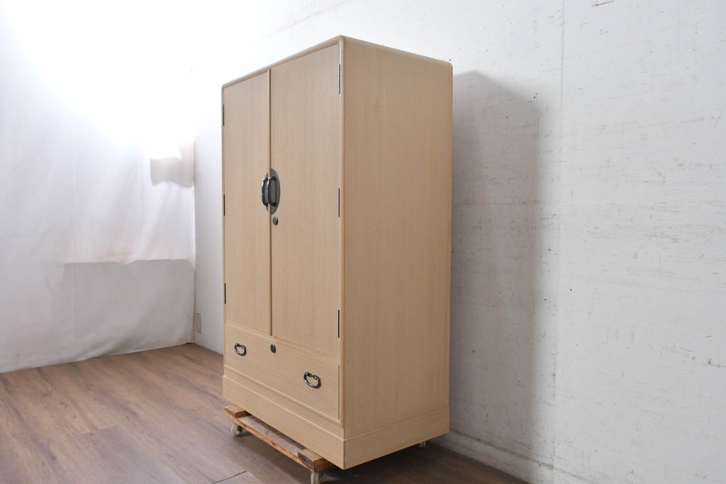 中古　伝統工芸士 田澤謙介作　多段の板盆を備えた端正な加茂桐帯箪笥　(R-090868)
