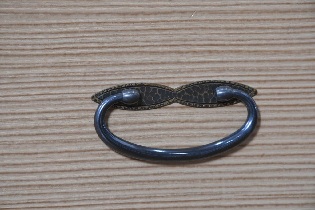 中古　伝統工芸士 田澤謙介作　多段の板盆を備えた端正な加茂桐帯箪笥　(R-090868)