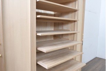 中古　一級技能士 中村和一作　桐材　まるでワードローブのようなモダンな帯箪笥　(R-090869)