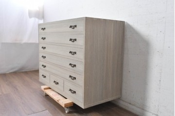 中古　会津松本(會津松本)　引き出し8杯　落ち着いた佇まいの桐箪笥　(R-090871)
