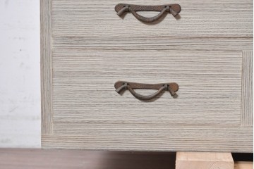 中古　会津松本(會津松本)　引き出し8杯　落ち着いた佇まいの桐箪笥　(R-090871)