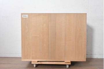 中古　会津松本(會津松本)　引き出し8杯　落ち着いた佇まいの桐箪笥　(R-090871)