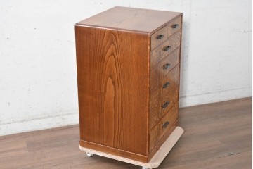 中古　美品　江戸指物の逸品!　前面タモ材　漆塗り　引き出し7杯　杢目の表情が際立つ小ぶりなチェスト　定価約60万円　(R-090874)