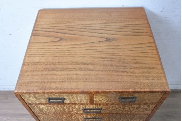 中古　美品　江戸指物の逸品!　前面タモ材　漆塗り　引き出し7杯　杢目の表情が際立つ小ぶりなチェスト　定価約60万円　(R-090874)