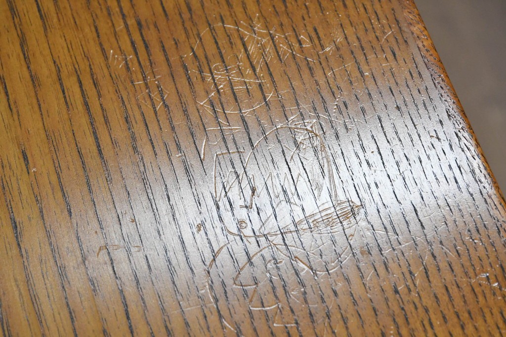 中古　美品　江戸指物の逸品!　前面タモ材　漆塗り　引き出し7杯　杢目の表情が際立つ小ぶりなチェスト　定価約60万円　(R-090874)