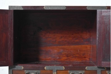 韓国ヴィンテージ　良品　李朝家具　1970年頃　真鍮金具が美しい作りのいい重厚なキャビネット　(R-090875)