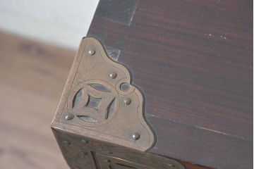 韓国ヴィンテージ　良品　李朝家具　1970年頃　真鍮金具が美しい作りのいい重厚なキャビネット　(R-090875)