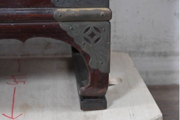 韓国ヴィンテージ　良品　李朝家具　1970年頃　真鍮金具が美しい作りのいい重厚なキャビネット　(R-090875)