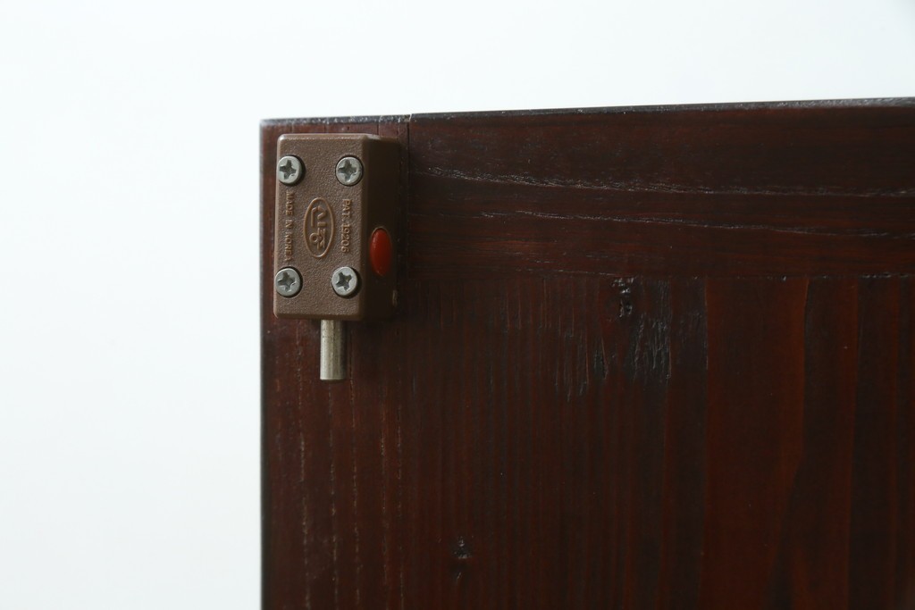 韓国ヴィンテージ　良品　李朝家具　1970年頃　真鍮金具が美しい作りのいい重厚なキャビネット　(R-090875)