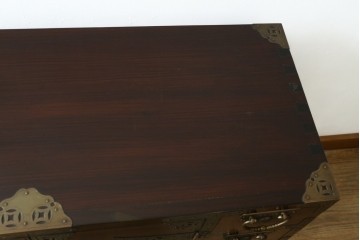 韓国ヴィンテージ　良品　李朝家具　1970年頃　真鍮金具が美しい作りのいい重厚なキャビネット　(R-090875)