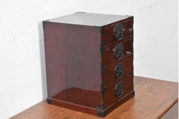 和製ヴィンテージ　昭和後期　美品!!　三方欅(ケヤキ)材　木地呂塗り　龍の金具が力強い仙台箪笥の4段小引き出し　(R-090876)
