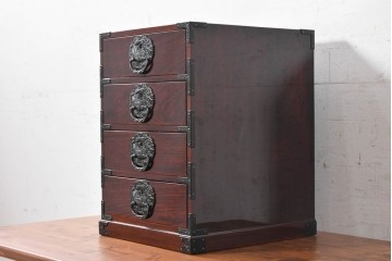 和製ヴィンテージ　昭和後期　美品!!　三方欅(ケヤキ)材　木地呂塗り　龍の金具が力強い仙台箪笥の4段小引き出し　(R-090876)