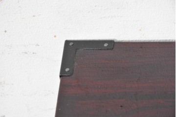 和製ヴィンテージ　昭和後期　美品!!　三方欅(ケヤキ)材　木地呂塗り　龍の金具が力強い仙台箪笥の4段小引き出し　(R-090876)