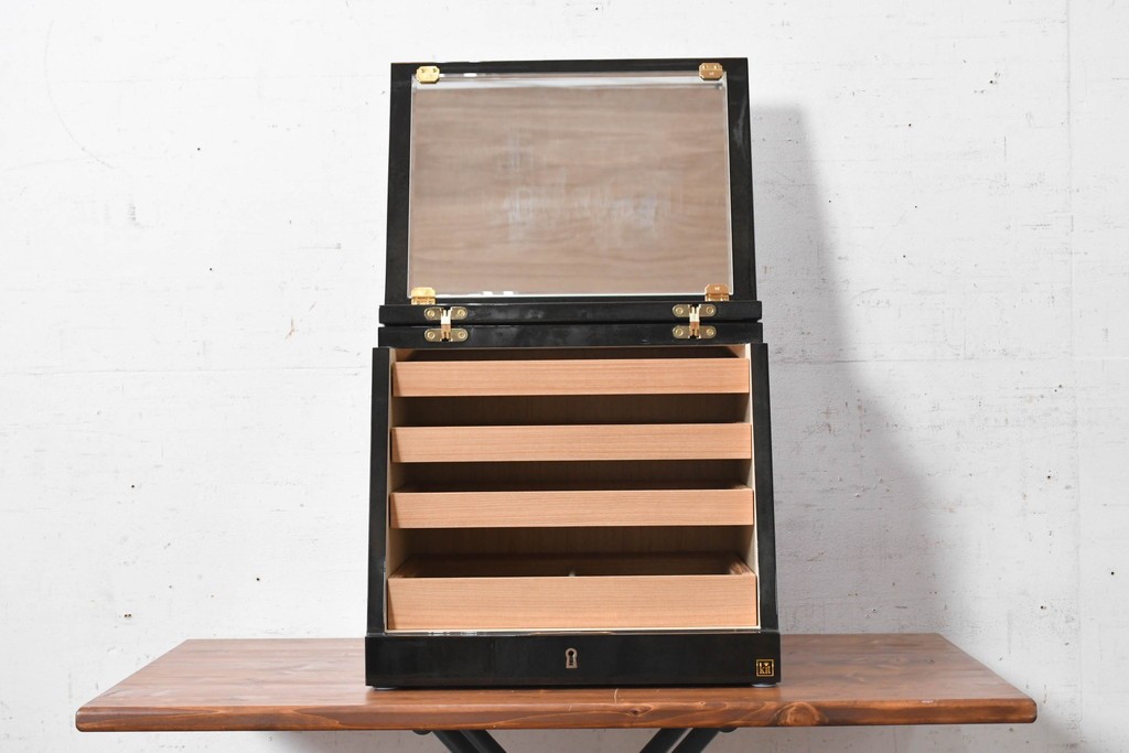 中古　美品　キットファニチュア(KIT FURNITURE)　北谷家具　艶やかな黒色が上品なジュエリーボックス　(R-090877)