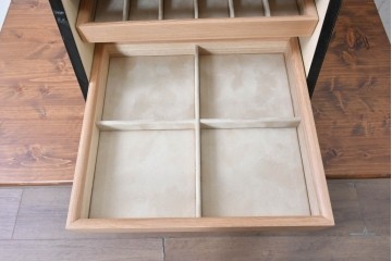 中古　美品　キットファニチュア(KIT FURNITURE)　北谷家具　艶やかな黒色が上品なジュエリーボックス　(R-090877)