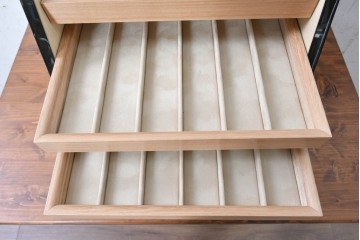中古　美品　キットファニチュア(KIT FURNITURE)　北谷家具　艶やかな黒色が上品なジュエリーボックス　(R-090877)