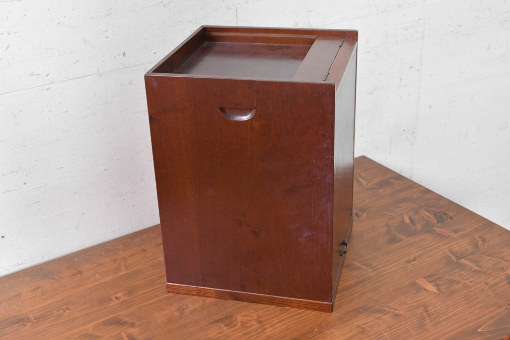 中古　美品　江戸指物の逸品!　タモ材　漆塗り　網代編みと美しい木目を楽しめるコンパクトな鏡台　定価約40万円　(R-090878)