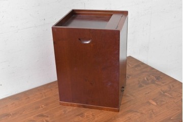 中古　美品　江戸指物の逸品!　タモ材　漆塗り　網代編みと美しい木目を楽しめるコンパクトな鏡台　定価約40万円　(R-090878)