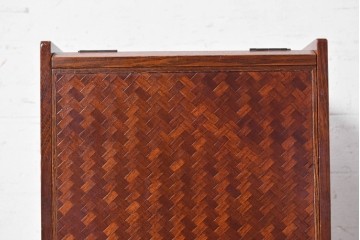中古　美品　江戸指物の逸品!　タモ材　漆塗り　網代編みと美しい木目を楽しめるコンパクトな鏡台　定価約40万円　(R-090878)