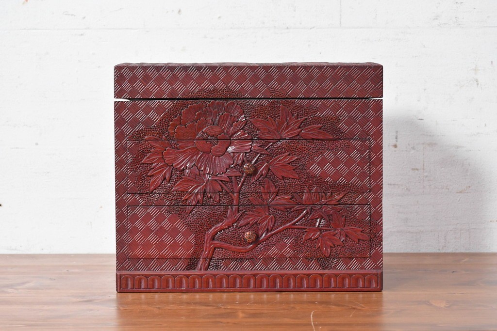 和製ヴィンテージ　日光彫りの逸品!　朱塗り　牡丹彫刻に目を奪われる芸術品のようなジュエリーボックス　(R-090879)