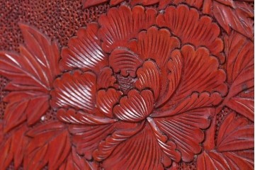 和製ヴィンテージ　日光彫りの逸品!　朱塗り　牡丹彫刻に目を奪われる芸術品のようなジュエリーボックス　(R-090879)