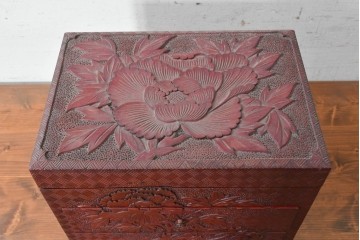 和製ヴィンテージ　日光彫りの逸品!　朱塗り　牡丹彫刻に目を奪われる芸術品のようなジュエリーボックス　(R-090879)