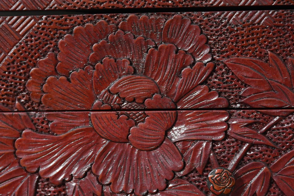 和製ヴィンテージ　日光彫りの逸品!　朱塗り　牡丹彫刻に目を奪われる芸術品のようなジュエリーボックス　(R-090879)
