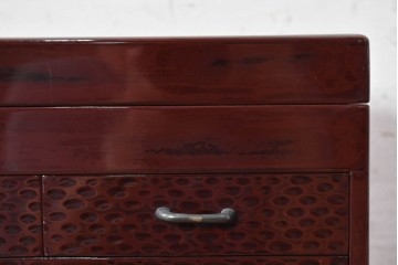 中古　美品　職人手作り工芸品　漆塗り　研ぎ出しで生まれる文様が味わい深い裁縫箱　(R-090880)