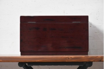中古　美品　職人手作り工芸品　漆塗り　研ぎ出しで生まれる文様が味わい深い裁縫箱　(R-090880)