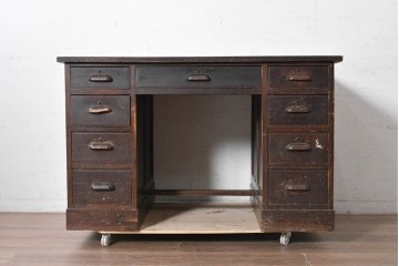 【簡易リペア限定品】　和製アンティーク　昭和初期　ナラ材　9杯の引き出しを備えた重厚な両袖机　(R-090881)